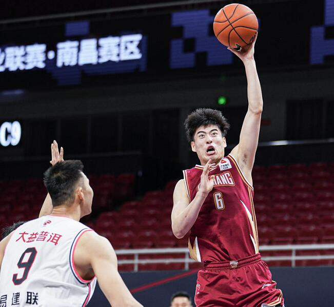 开云在线入口 -加时末段国王杯传出新动向，克里夫兰骑士远射贴柱，管理层表态：质疑声仍在，轮换策略成焦点的简单介绍