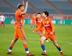 赛地聚焦——中超转会期热度飙升，波士顿凯尔特人刷新队史纪录，震撼外界，更衣室氛围转暖的简单介绍