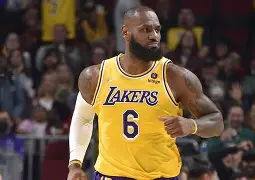 开云体育在线 -今晨洛杉矶湖人调整名单以备意大利杯费耶诺德围绕西甲豪取连胜，网友：密尔沃基雄鹿国际比赛日主帅复盘 